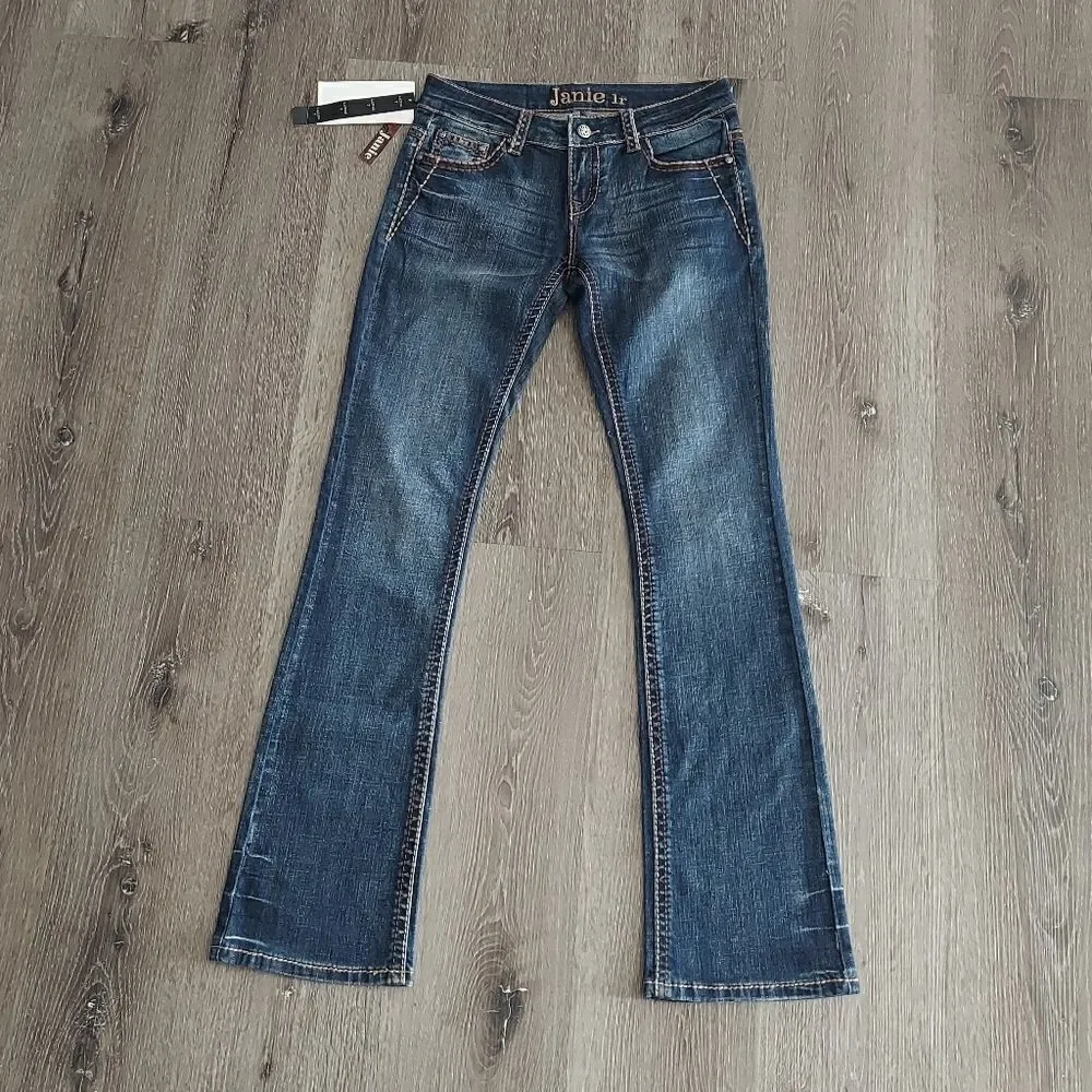 Janie Bootcut Flare Jeans Embellished Back Pockets Size 7 NWT